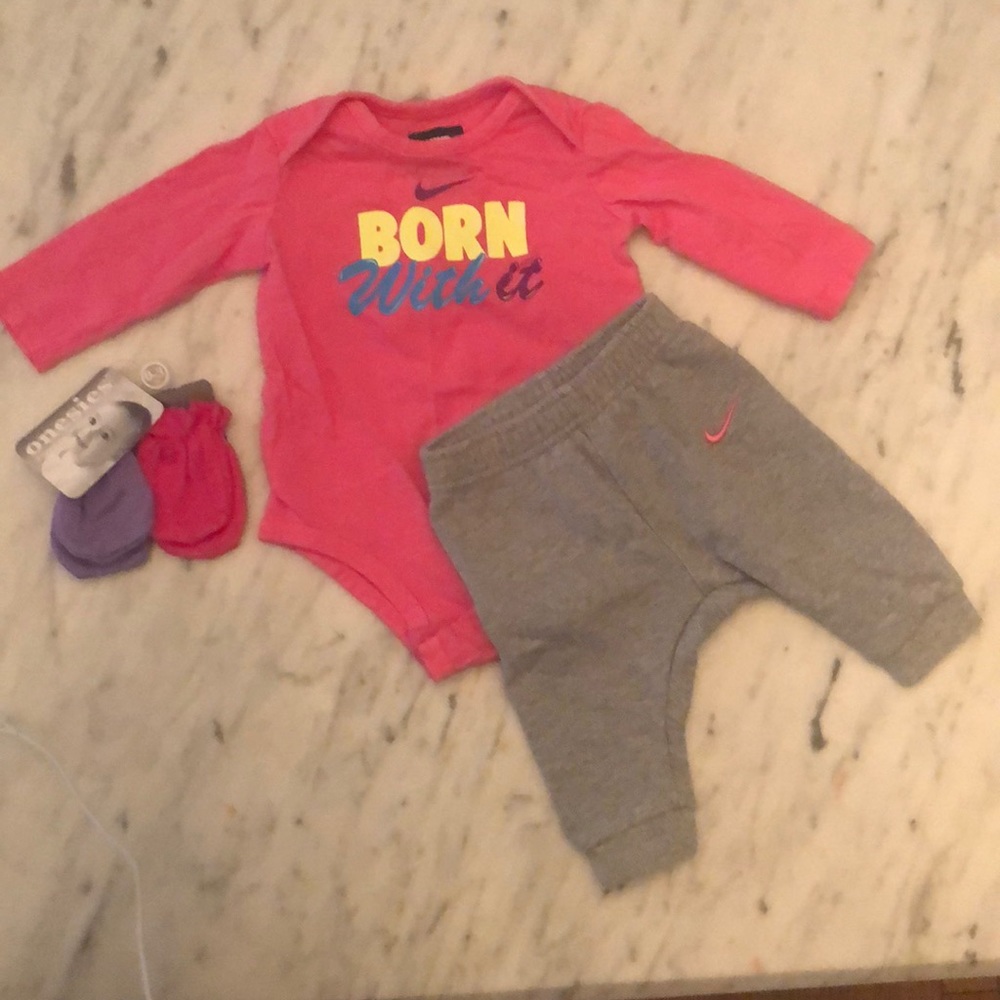Infant Nike 2 piece w/ bonus